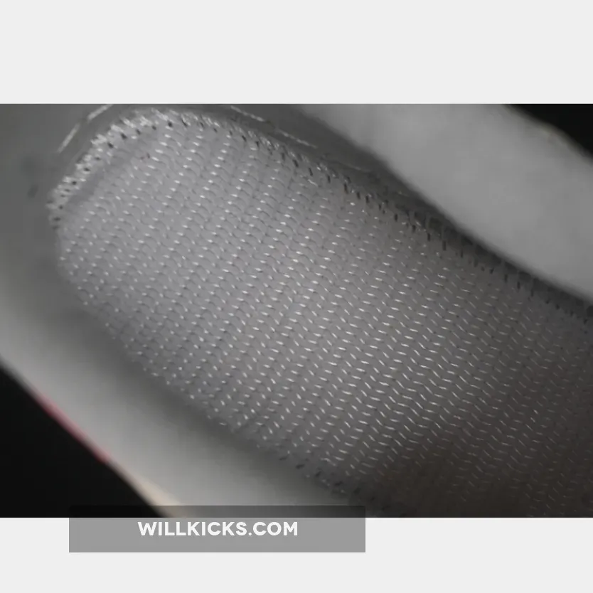 AIR FORCE 1 07 LOW WHITE/YELLOW/RED AIR FORCE 1 07 LOW WHITE/YELLOW/RED