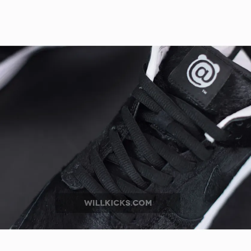 Medicom Toy x Nike SB Dunk Low "BE@RBRICK" Medicom Toy x Nike SB Dunk Low "BE@RBRICK"