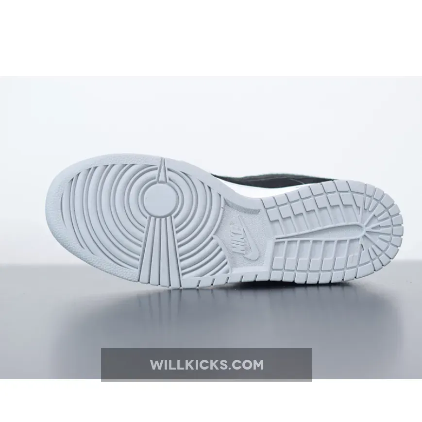 Medicom Toy x Nike SB Dunk Low "BE@RBRICK" Medicom Toy x Nike SB Dunk Low "BE@RBRICK"