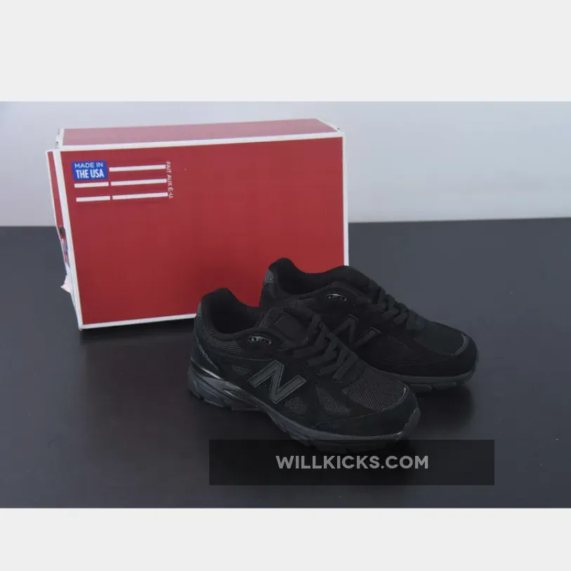 New Balance "Triple Black"