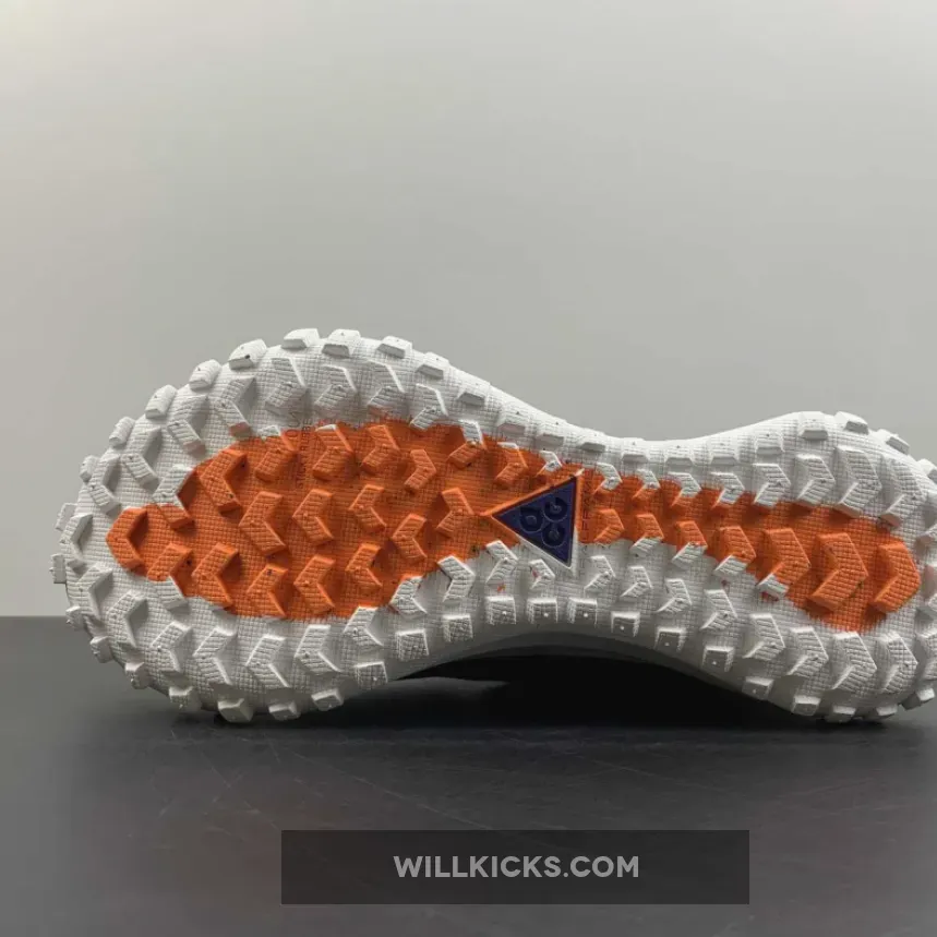 Nike ACG Mountain Fly Gore-Tex Black Metallic Silver Nike ACG Mountain Fly Gore-Tex Black Metallic Silver