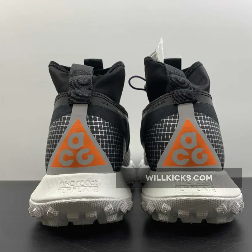 Nike ACG Mountain Fly Gore-Tex Black Metallic Silver Nike ACG Mountain Fly Gore-Tex Black Metallic Silver