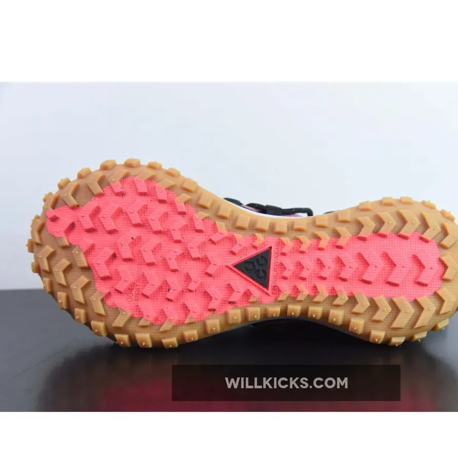 Nike ACG Mountain Fly Low Light Mulberry/Flash Crimson Nike ACG Mountain Fly Low Light Mulberry/Flash Crimson