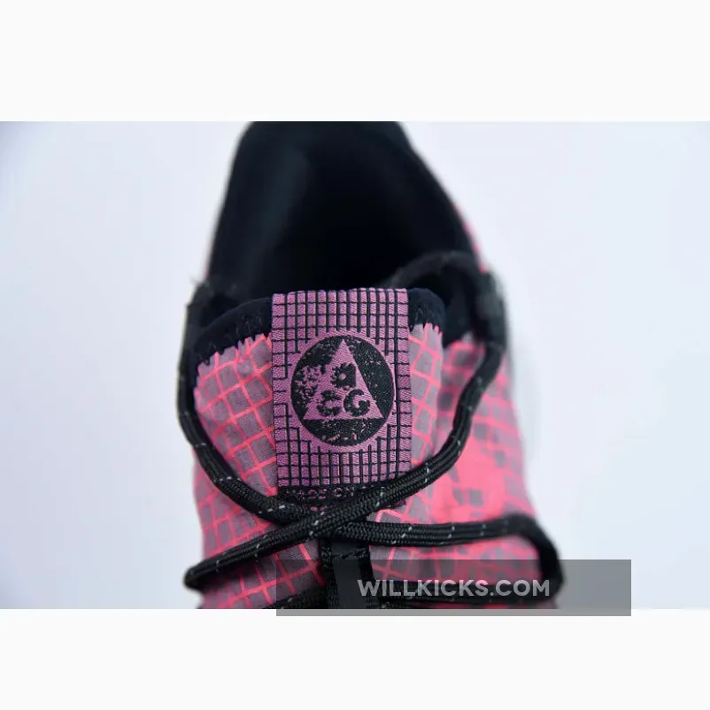 Nike ACG Mountain Fly Low Light Mulberry/Flash Crimson Nike ACG Mountain Fly Low Light Mulberry/Flash Crimson