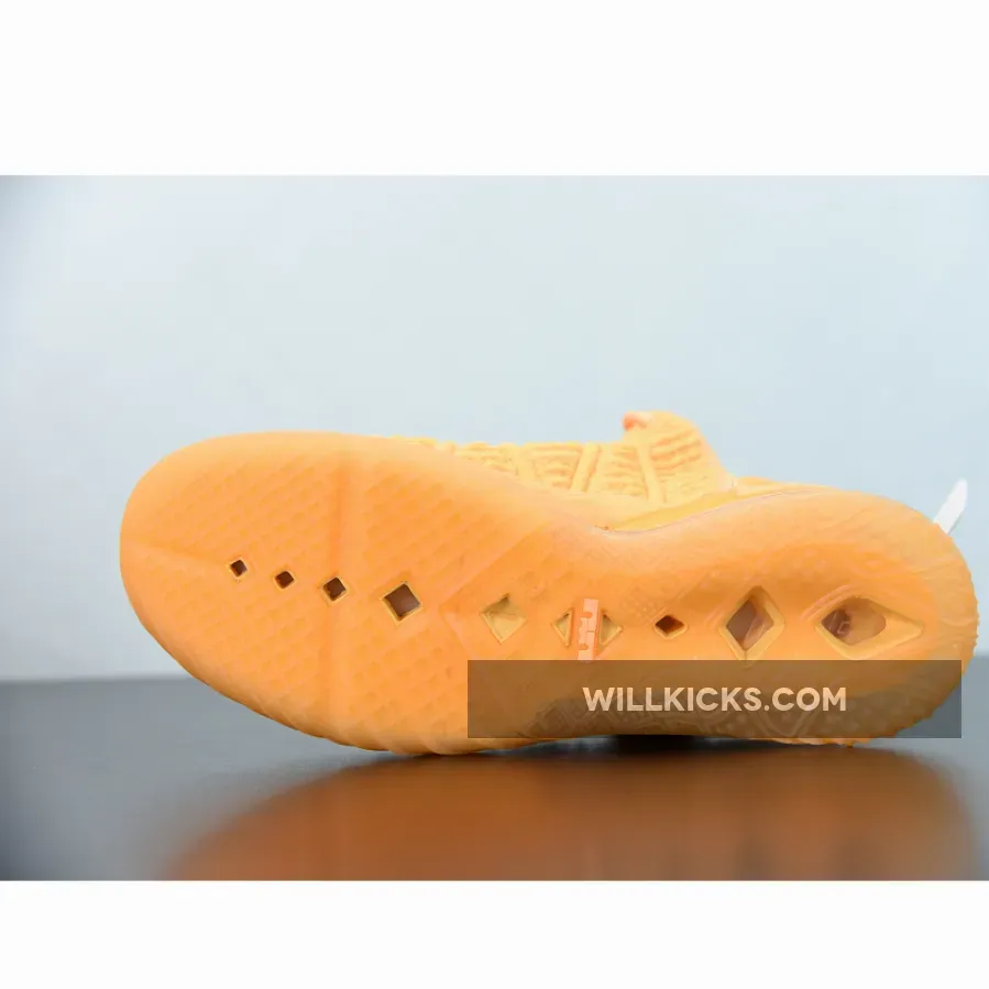 Nike LeBron 18 "Melon Tint" Yellow Nike LeBron 18 "Melon Tint" Yellow