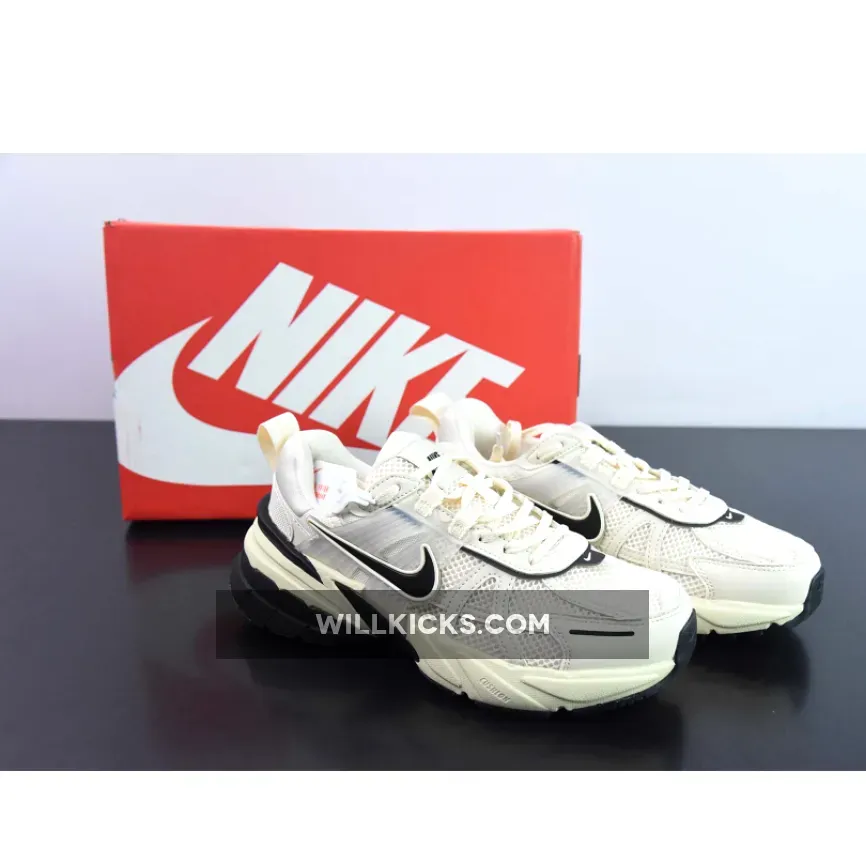 Nike Runtekk Coconut Milk Black