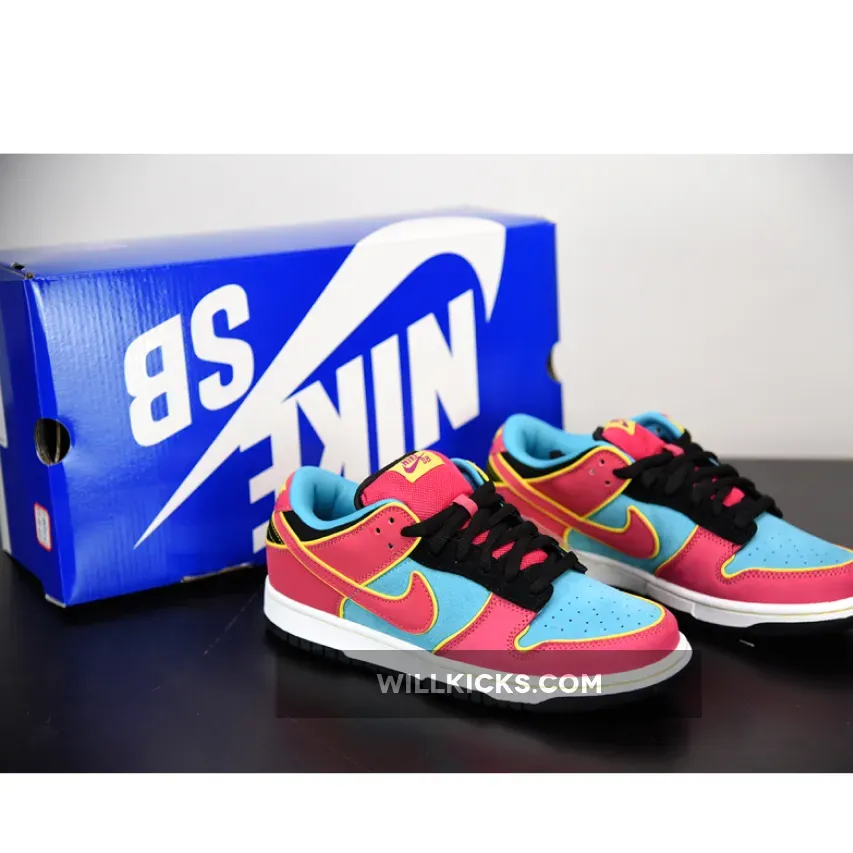 Nike SB Dunk Lo ‘Ms. Pacma’ Chlorine Blue/Cersie