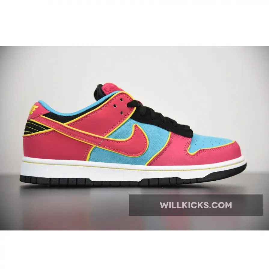 Nike SB Dunk Lo ‘Ms. Pacma’ Chlorine Blue/Cersie Nike SB Dunk Lo ‘Ms. Pacma’ Chlorine Blue/Cersie