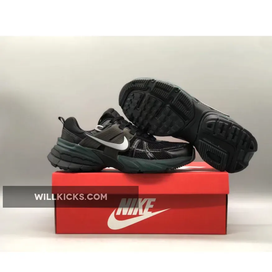 NIKE V2k Runtekk Black / Ash-Black