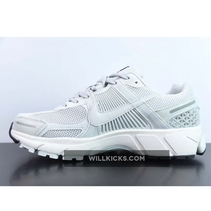 Nike Zoom Vomero 5 SP ‘Vast Grey’ Nike Zoom Vomero 5 SP ‘Vast Grey’