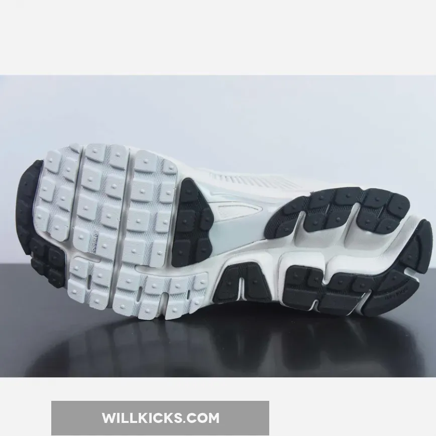 Nike Zoom Vomero 5 SP ‘Vast Grey’ Nike Zoom Vomero 5 SP ‘Vast Grey’