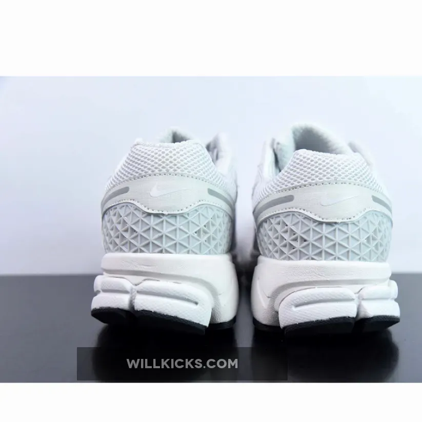 Nike Zoom Vomero 5 SP ‘Vast Grey’ Nike Zoom Vomero 5 SP ‘Vast Grey’