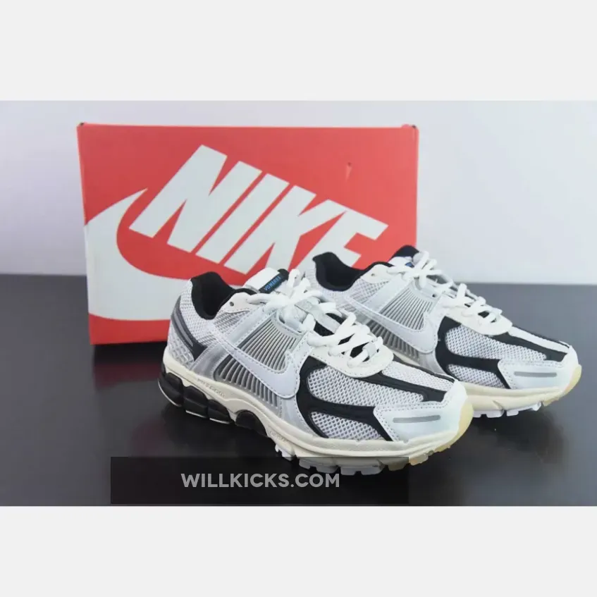 Nike Zoom Vomero 5 Supersonic