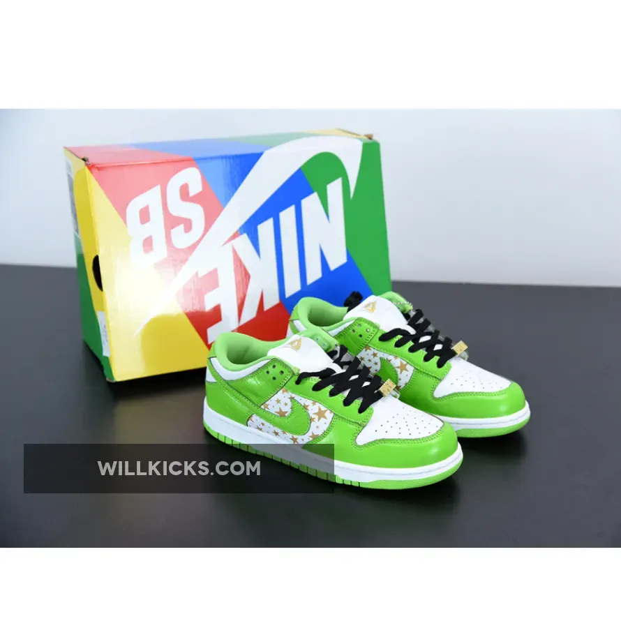 Supreme x Nike SB Dunk Low "Green Stars" White/Metallic Gold/Mean Green