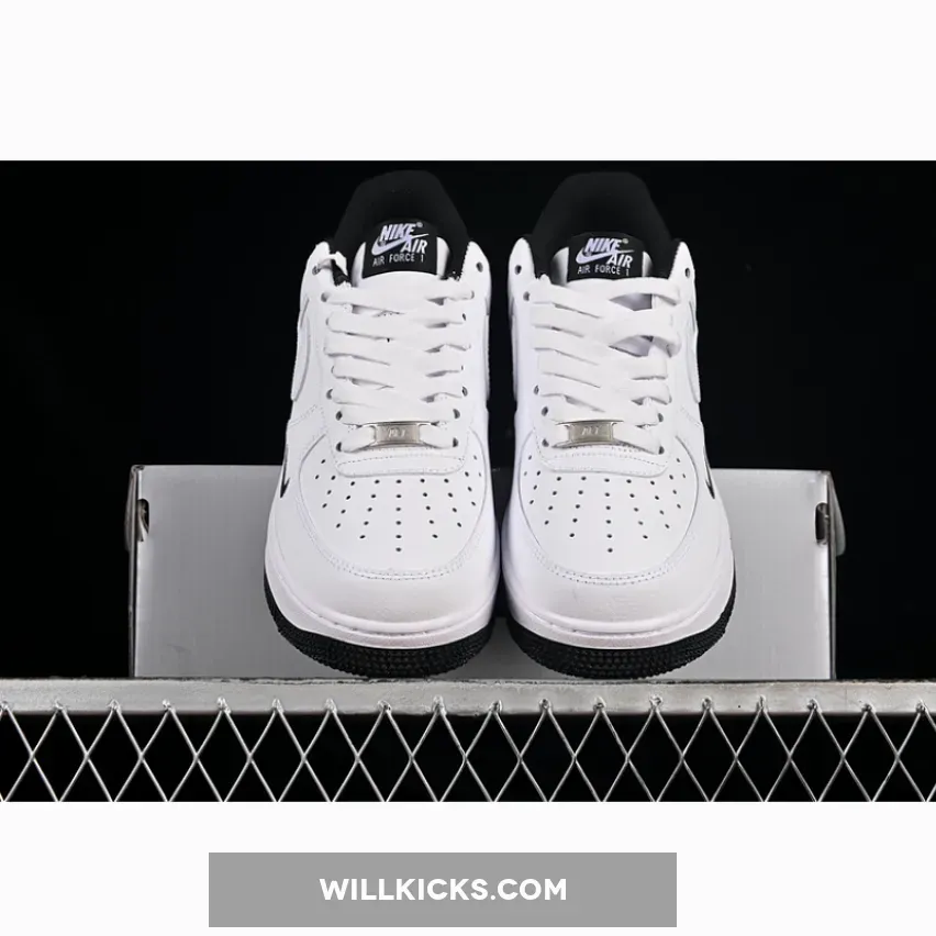 UNDEFEATED X AIR FORCE 1 07 LOW WHITE/BLACK UNDEFEATED X AIR FORCE 1 07 LOW WHITE/BLACK