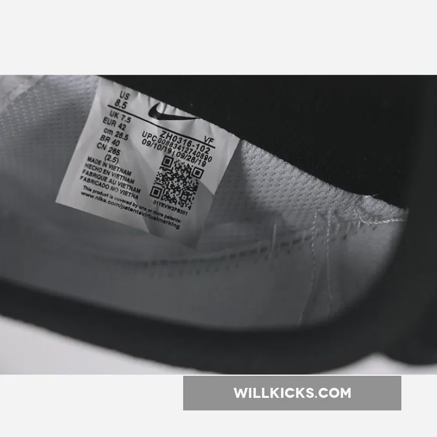 UNDEFEATED X AIR FORCE 1 07 LOW WHITE/BLACK UNDEFEATED X AIR FORCE 1 07 LOW WHITE/BLACK