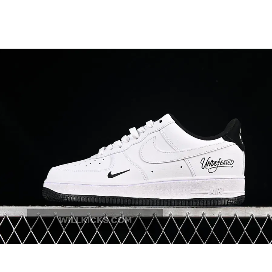 UNDEFEATED X AIR FORCE 1 07 LOW WHITE/BLACK UNDEFEATED X AIR FORCE 1 07 LOW WHITE/BLACK